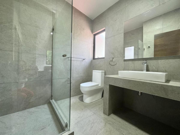 Magnifica casa en venta recién remodelada - Vista del Valle