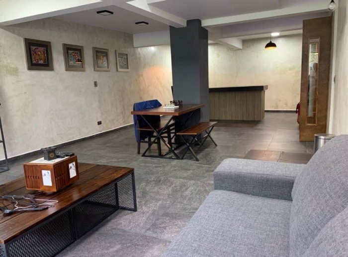 Magnifica casa en venta recién remodelada - Vista del Valle