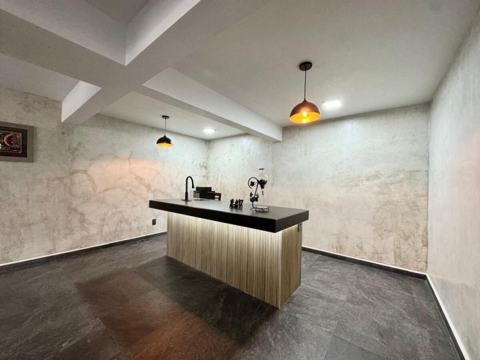 Magnifica casa en venta recién remodelada - Vista del Valle