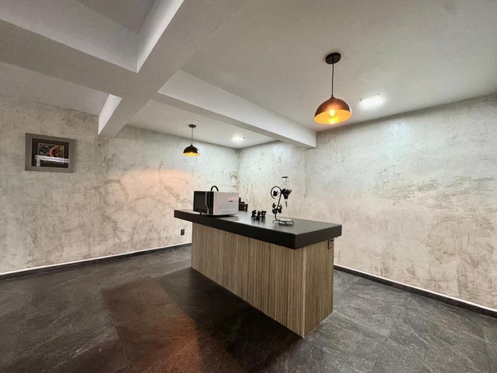 Magnifica casa en venta recién remodelada - Vista del Valle