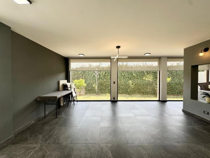 Magnifica casa en venta recién remodelada - Vista del Valle