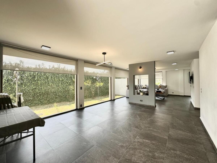 Magnifica casa en venta recién remodelada - Vista del Valle