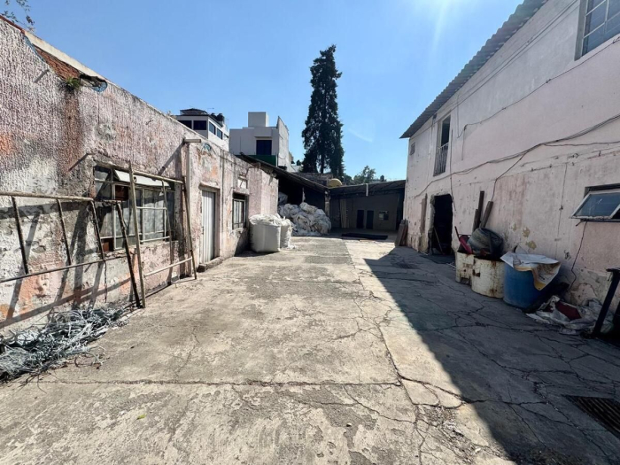Terreno Habitacional en Insurgentes Norte: Ubicación Estratégica para Tu Proyect