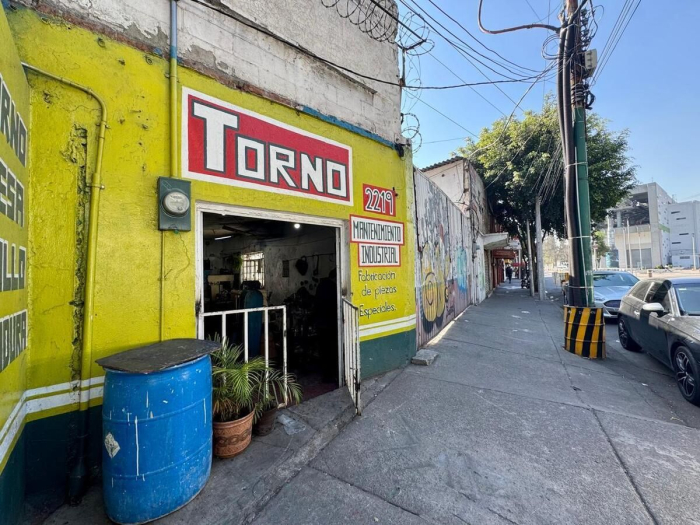 Terreno Habitacional en Insurgentes Norte: Ubicación Estratégica para Tu Proyect