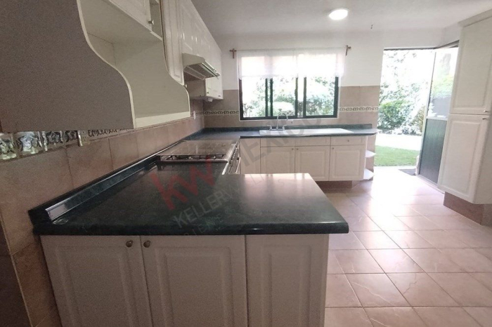 Hermosa Casa en condominio en Venta con jardín en Paseos Del Bosque, Naucalpan