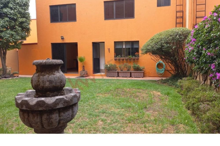 Hermosa Casa en condominio en Venta con jardín en Paseos Del Bosque, Naucalpan