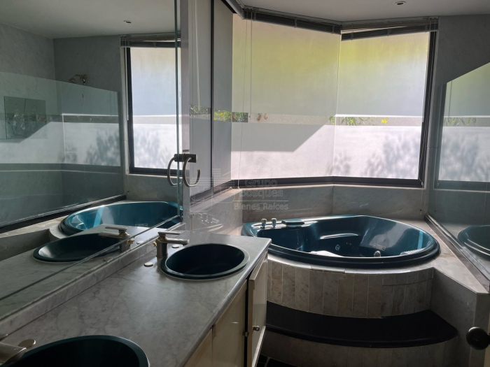 Casa en Venta en Bosques De Las Lomas