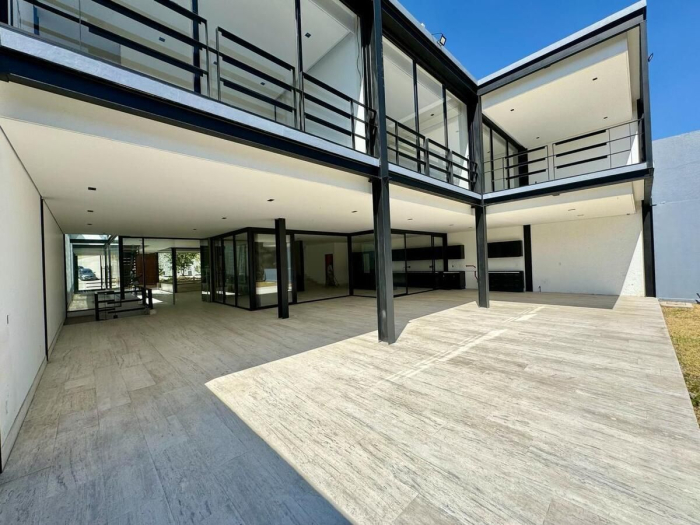 Estrena espectacular residencia en Real de Acueducto, Bosque Real.