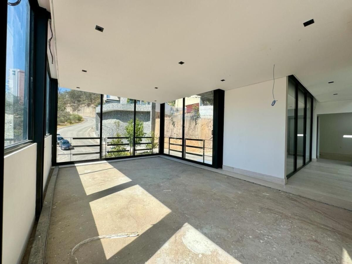 Estrena espectacular residencia en Real de Acueducto, Bosque Real.