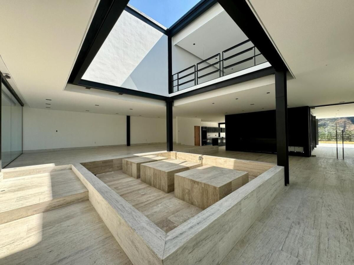 Estrena espectacular residencia en Real de Acueducto, Bosque Real.