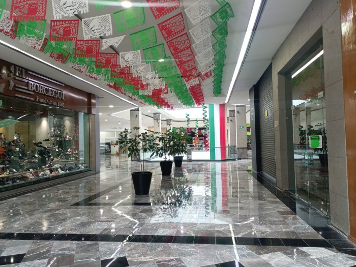 local u17 en venta ¡como inversión! centro comercial interlomas