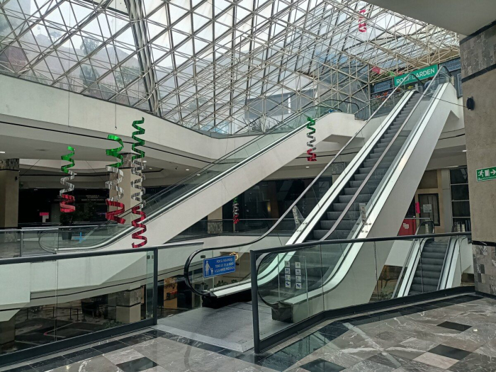 local u17 en venta ¡como inversión! centro comercial interlomas