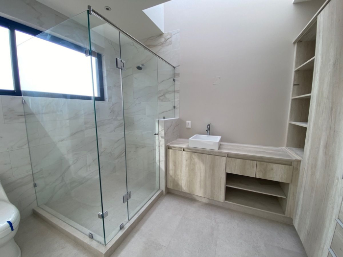 Estrena preciosa Casa en Venta. Bosque Real.