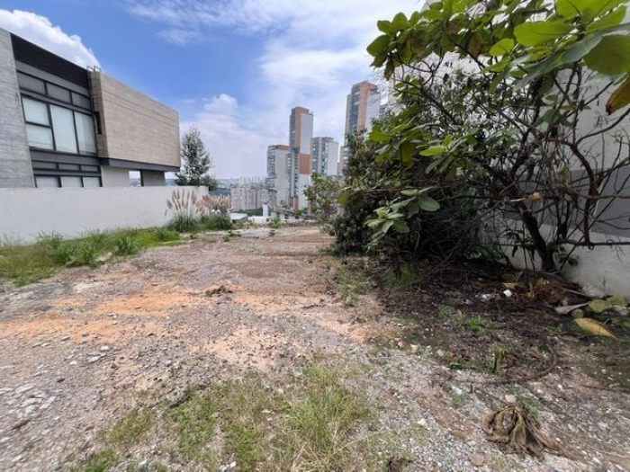 Terreno en La Vista by Bosque real