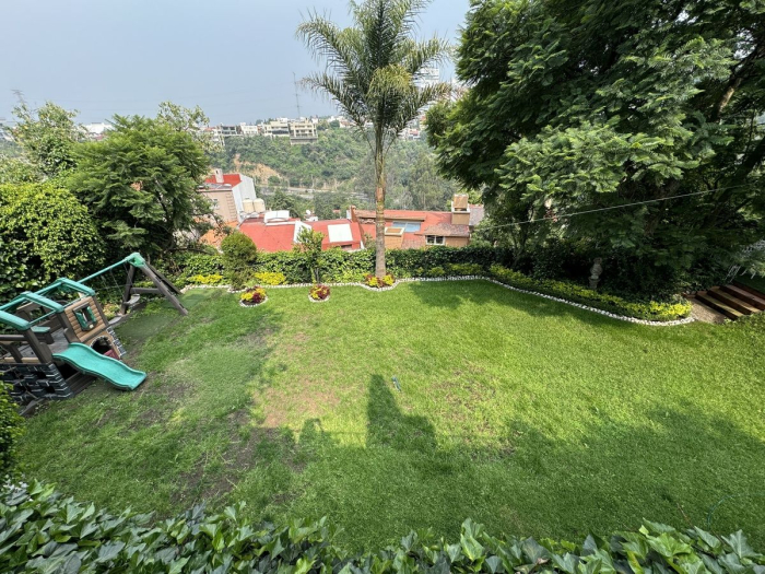 Casa en venta . Calle cerrada. Lomas Anahuac, Interlomas, Tecamachalco.