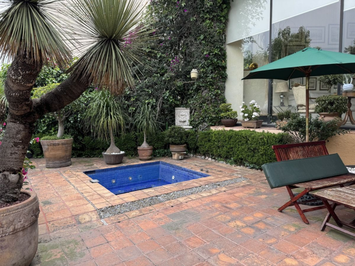 Casa en venta . Calle cerrada. Lomas Anahuac, Interlomas, Tecamachalco.