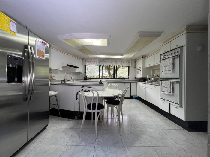 Estupenda casa con seguridad en venta - La Herradura
