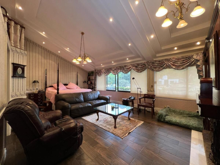 Estupenda casa con seguridad en venta - La Herradura