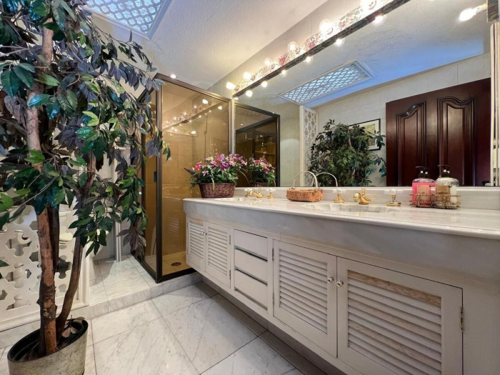 Impresionante Residencia en Venta - La Herradura