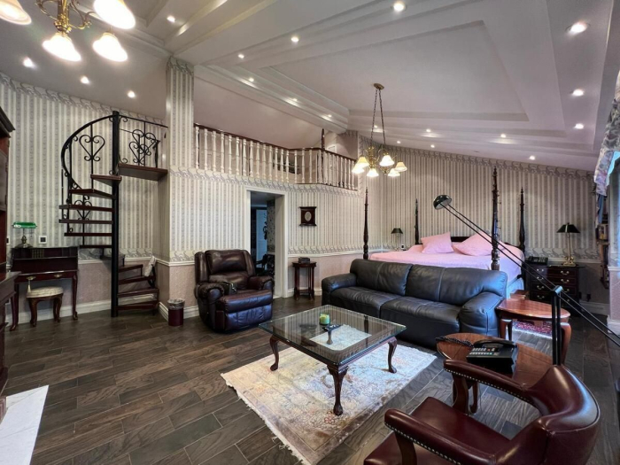Impresionante Residencia en Venta - La Herradura