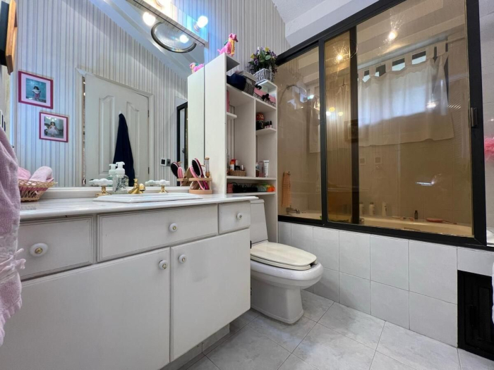 Impresionante Residencia en Venta - La Herradura