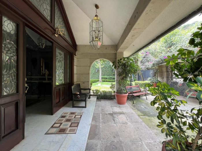Impresionante Residencia en Venta - La Herradura