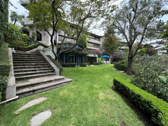 Impresionante Residencia en Venta - La Herradura