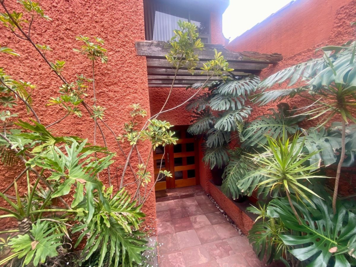 Casa en Venta. La Herradura. Seguridad. Jardín.
