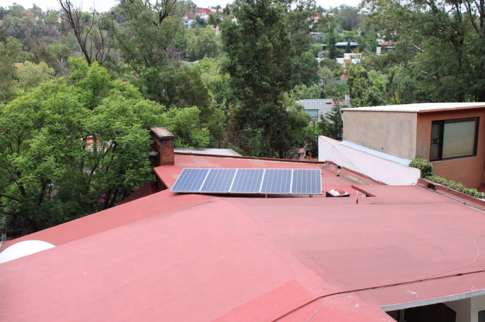 HERMOSA RESIDENCIA DE 4 RECAMARAS CON ALBERCA , PANELES SOLARES Y TERRAZAS EN LO