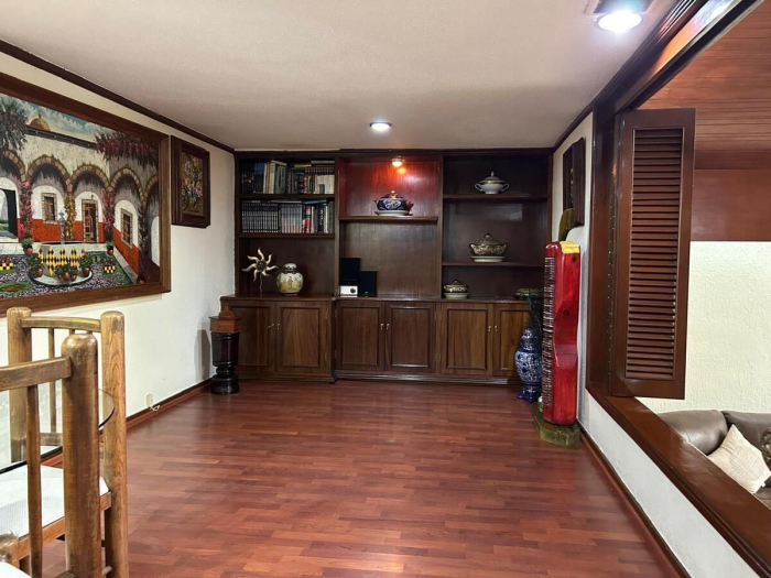 HERMOSA RESIDENCIA DE 4 RECAMARAS CON ALBERCA , PANELES SOLARES Y TERRAZAS EN LO