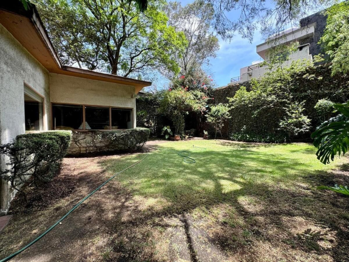 Casa en Venta para Remodelar �?? Agua, Jardines del Pedregal