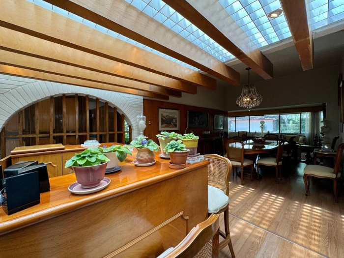 Casa en Venta para Remodelar �?? Agua, Jardines del Pedregal