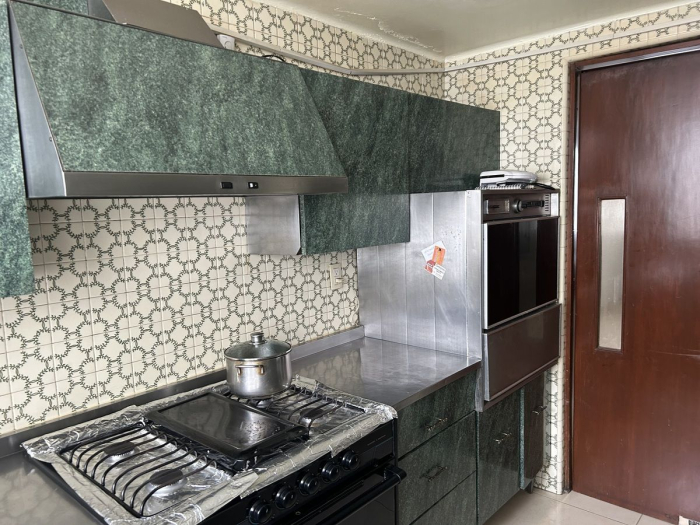 CASA EN VENTA EN CALLE CERRADA EN LA HERRADURA