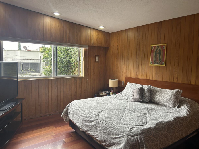 CASA EN VENTA EN CALLE CERRADA EN LA HERRADURA