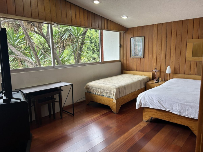 CASA EN VENTA EN CALLE CERRADA EN LA HERRADURA