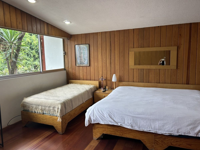 CASA EN VENTA EN CALLE CERRADA EN LA HERRADURA