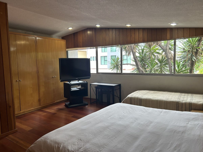 CASA EN VENTA EN CALLE CERRADA EN LA HERRADURA