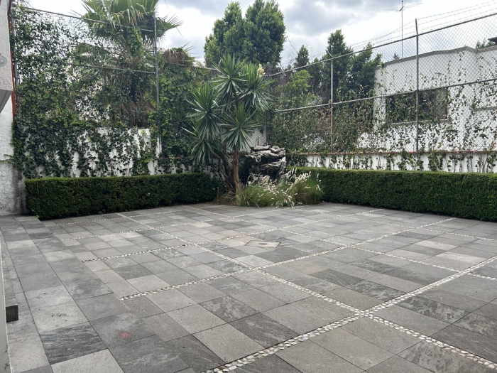 CASA EN VENTA EN CALLE CERRADA EN LA HERRADURA