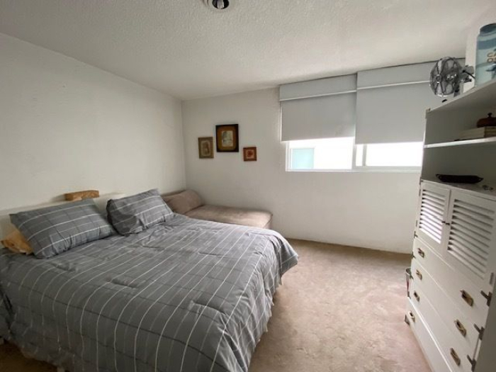 Casa en Venta. Lomas Hipódromo.  Muy bien ubicada.