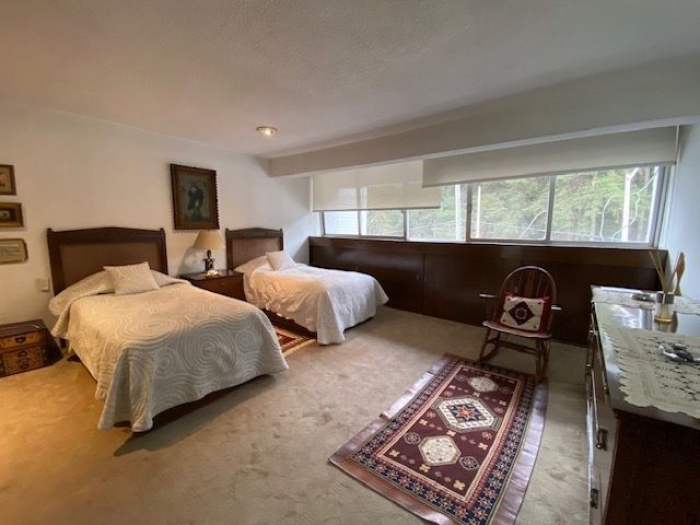 Casa en Venta. Lomas Hipódromo.  Muy bien ubicada.