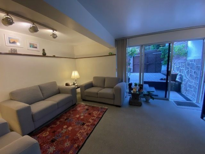Casa en Venta. Lomas Hipódromo.  Muy bien ubicada.