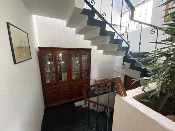 Casa en Venta. Lomas Hipódromo.  Muy bien ubicada.
