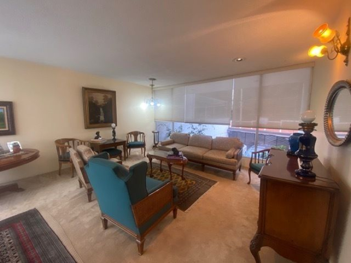 Casa en Venta. Lomas Hipódromo.  Muy bien ubicada.