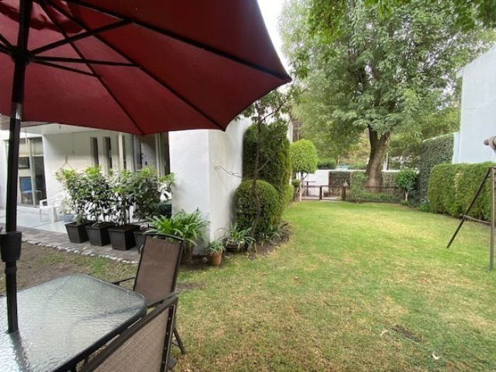 Casa en Venta. Lomas Hipódromo.  Muy bien ubicada.