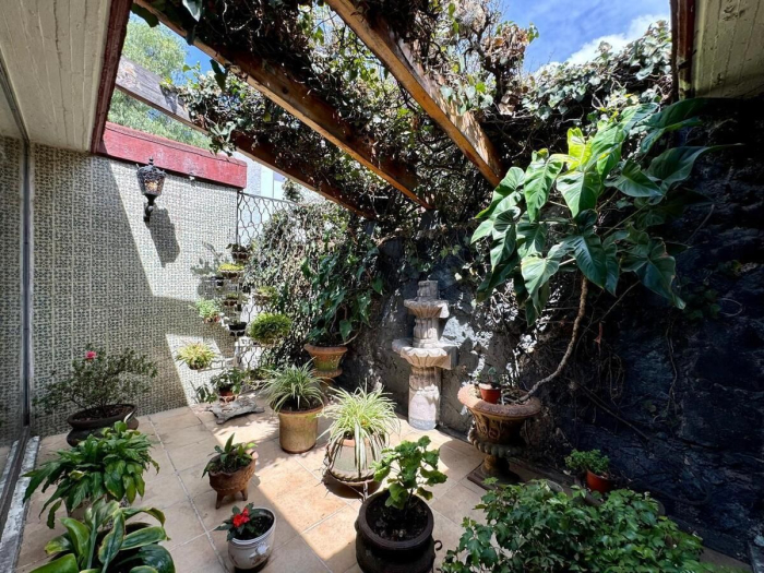 Casa para actualizar en venta - Jardines del Pedregal