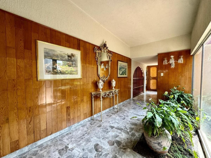 Casa para actualizar en venta - Jardines del Pedregal