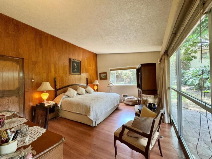 Casa para actualizar en venta - Jardines del Pedregal
