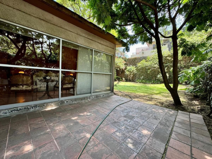 Casa para actualizar en venta - Jardines del Pedregal