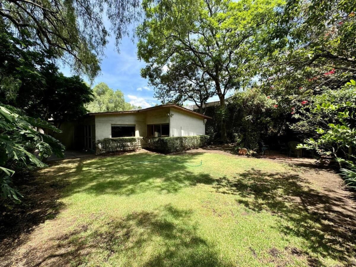 Casa para actualizar en venta - Jardines del Pedregal