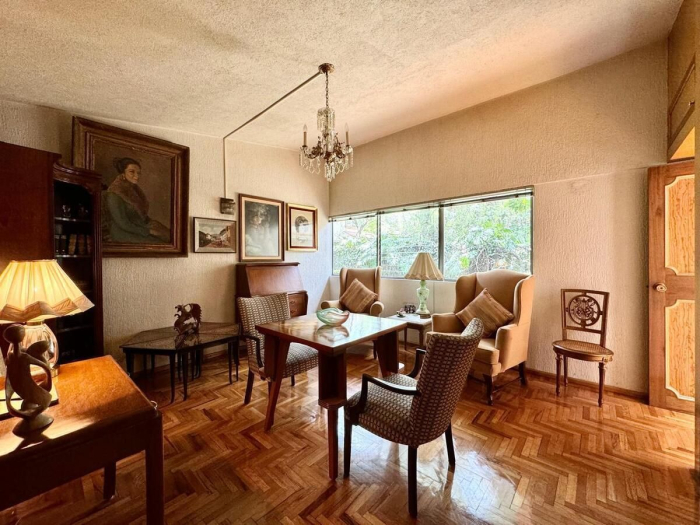 Casa para actualizar en venta - Jardines del Pedregal